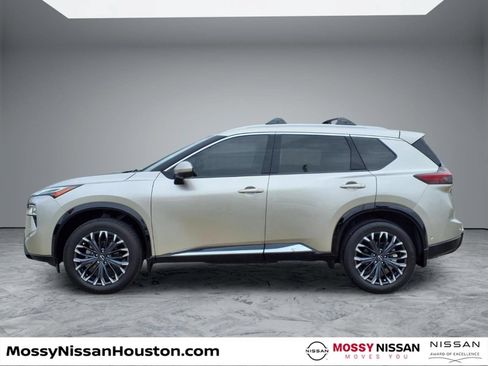 Used 2025 Nissan Rogue Platinum FWD image 5