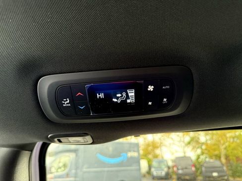 New 2026 Chrysler Pacifica Limited w/ S Appearance Package image 31