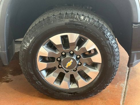 Used 2022 Chevrolet Silverado 2500 Custom w/ Custom Convenience Package RWD image 10