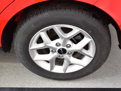 Used 2025 Kia Soul LX w/ LX Technology Package image 31