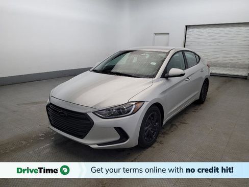 Used 2017 Hyundai Elantra SE image 1