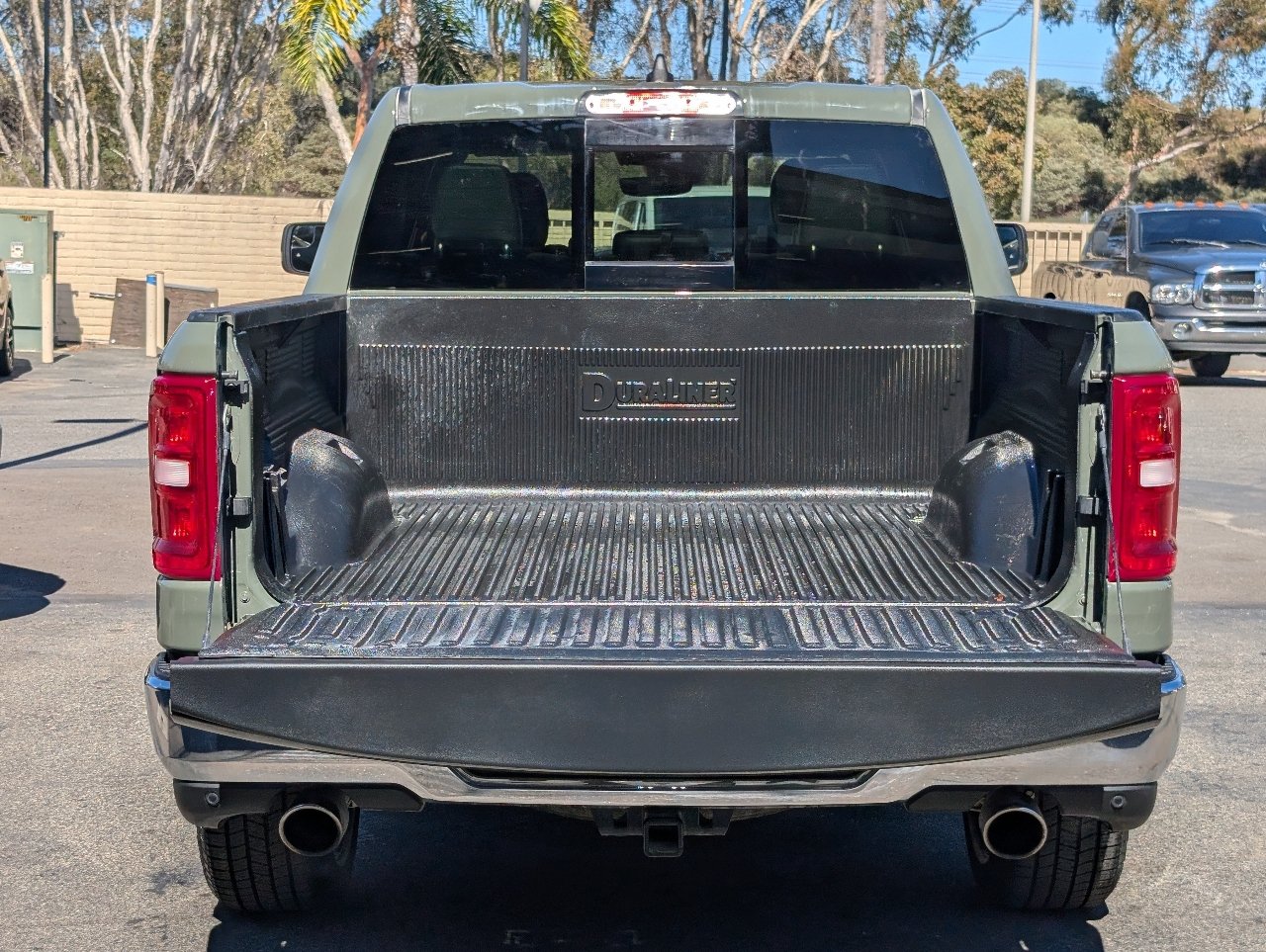 Used 2026 RAM 1500 Laramie AWD/4WD image 9