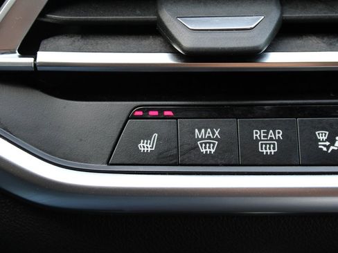 Used 2019 BMW X5 xDrive40i w/ M Sport Package image 37