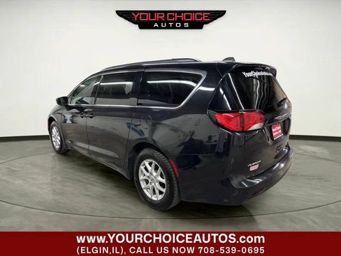 Used 2021 Chrysler Voyager Lxi FWD image 3