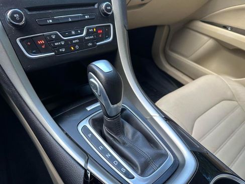 Used 2016 Ford Fusion SE w/ Equipment Group 202A FWD image 33