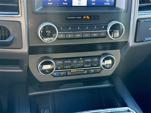 Used 2021 Ford Expedition XLT image 17