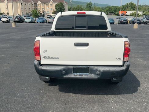 Used 2014 Toyota Tacoma 4x4 Double Cab w/ Convenience Package image 8