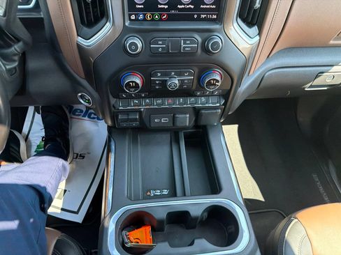 Used 2019 Chevrolet Silverado 1500 High Country w/ Z71 Off-Road Package AWD/4WD image 28