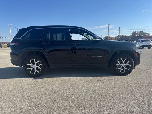 Used 2024 Jeep Grand Cherokee Limited w/ Trailer Tow Package image 6