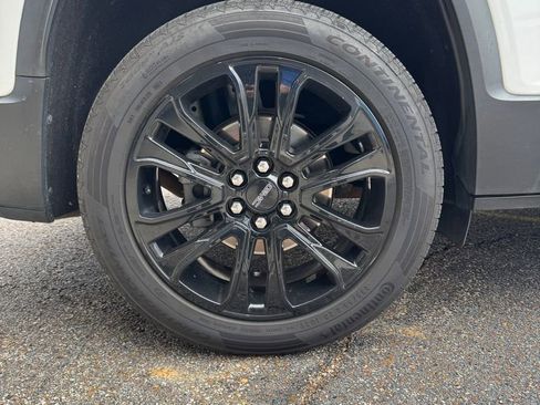 Used 2022 GMC Acadia SLE w/ Driver Convenience Package image 11