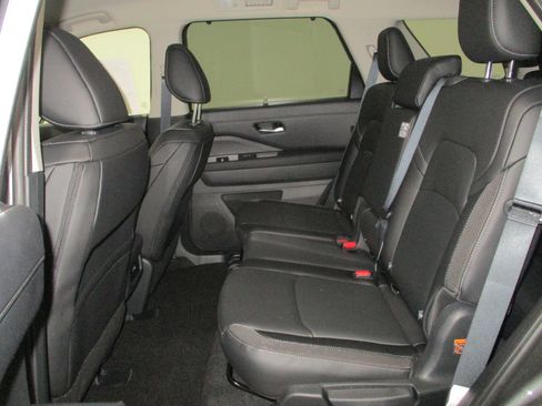 New 2025 Nissan Pathfinder SL image 29