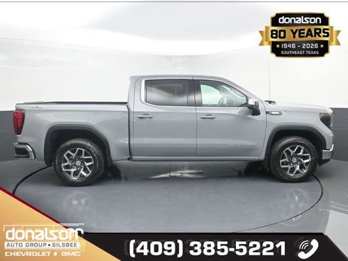 Used 2025 GMC Sierra 1500 SLE w/ X31 Off-Road Package AWD/4WD image 2