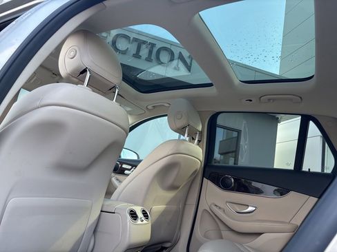 Used 2022 Mercedes-Benz GLC 300 w/ Premium Package Lite image 49