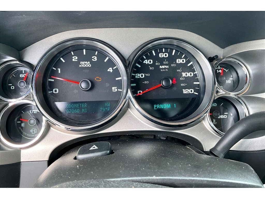 Used 2014 Chevrolet Silverado 2500 LT w/ Snow Plow Prep Package AWD/4WD image 19