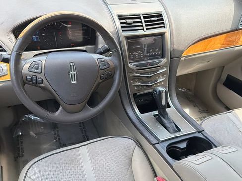 Used 2011 Lincoln MKX 2WD w/ 102A Rapid Spec Order Code image 19