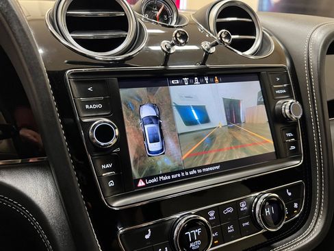 Used 2019 Bentley Bentayga AWD/4WD image 33