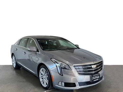 Used 2019 Cadillac XTS Luxury image 3