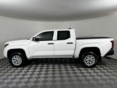Used 2024 Toyota Tacoma SR AWD/4WD image 8