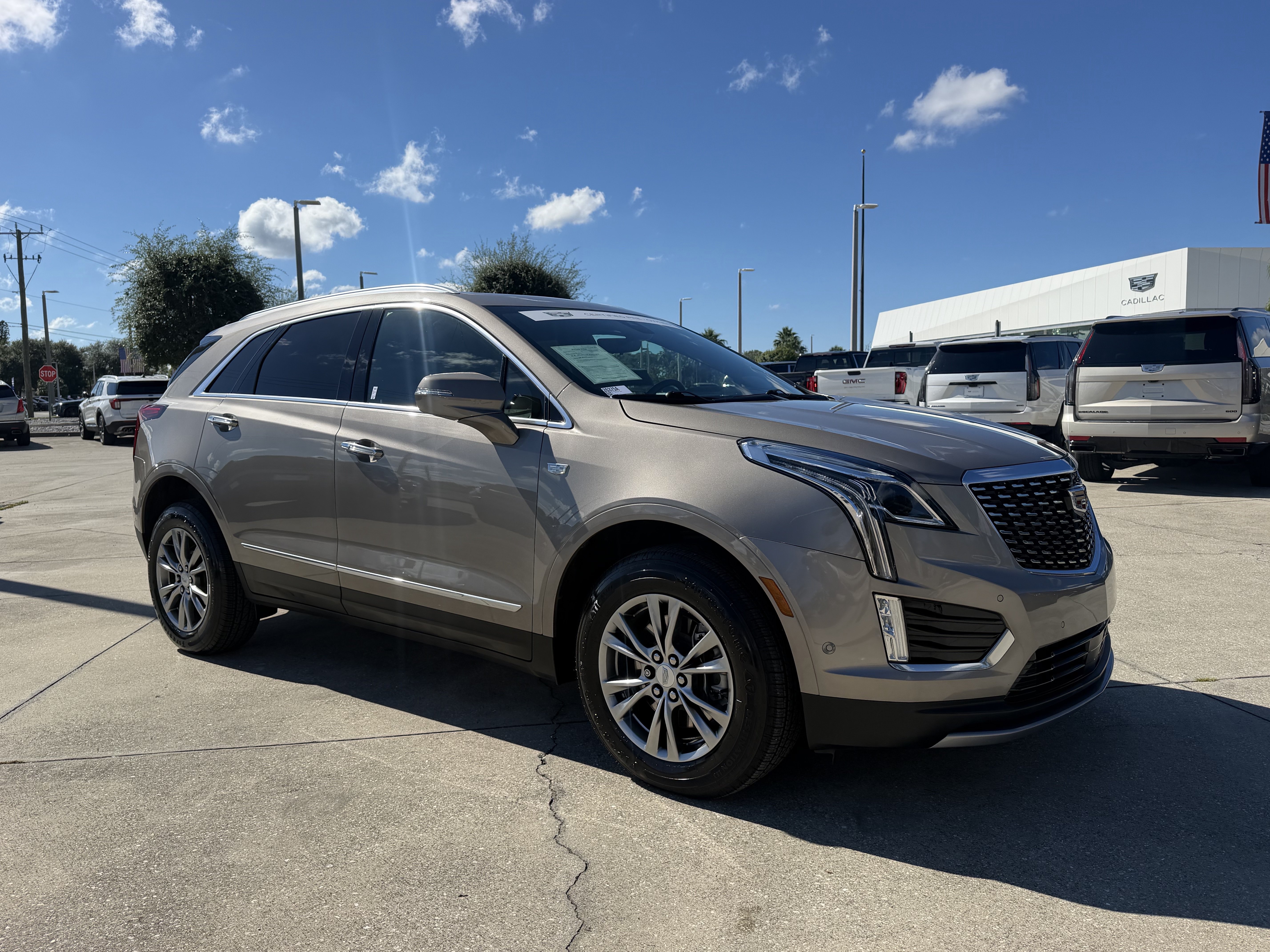 Certified 2023 Cadillac XT5 Premium Luxury w/ Technology Package AWD/4WD image 1