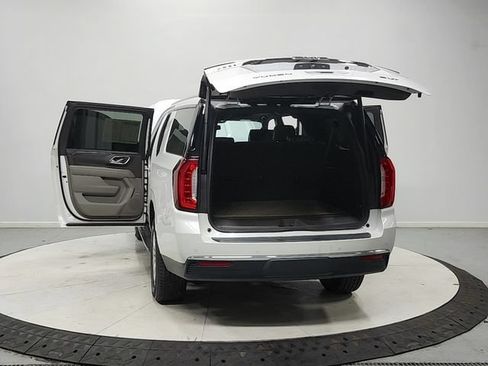 Used 2021 GMC Yukon XL SLT w/ SLT Premium Package RWD image 15