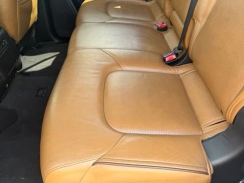 Used 2016 INFINITI QX80 4WD w/ Signature Edition Package image 6