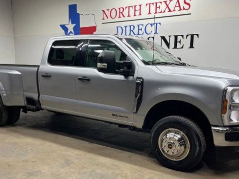 Used 2024 Ford F350 XLT AWD/4WD image 3
