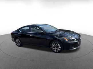 Used 2025 Nissan Altima 2.5 SV video 2