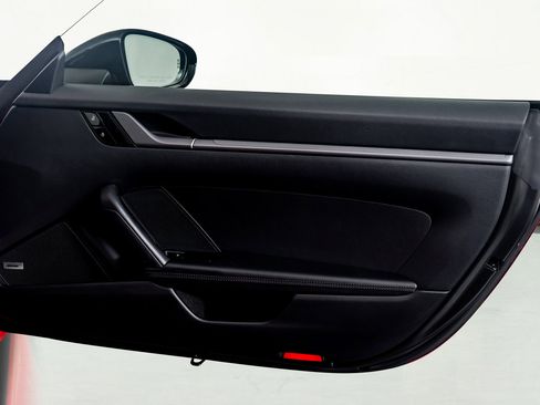 Used 2020 Porsche 911 Carrera 4S w/ Sport Package image 39