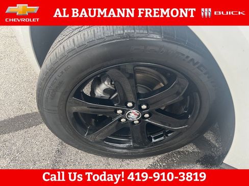 Used 2024 Buick Enclave Essence w/ Sport Touring Edition FWD image 27