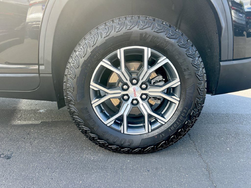 Used 2024 GMC Acadia AT4 w/ Luxury Package AWD/4WD image 27