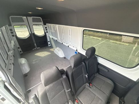 Used 2019 Mercedes-Benz Sprinter 170 image 25