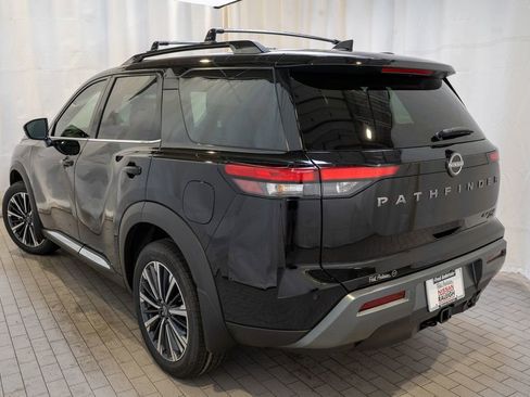 New 2026 Nissan Pathfinder Platinum image 4