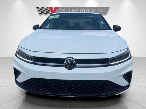Used 2025 Volkswagen Jetta Sport FWD image 9
