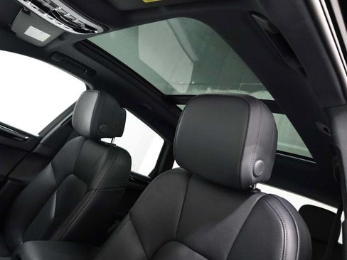 Used 2026 Porsche Macan AWD/4WD image 20