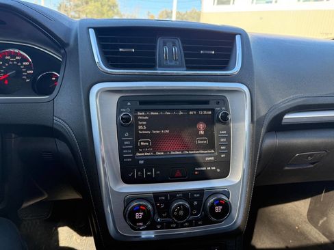 Used 2015 GMC Acadia SLT image 12
