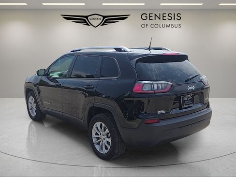 Used 2020 Jeep Cherokee Latitude FWD image 3