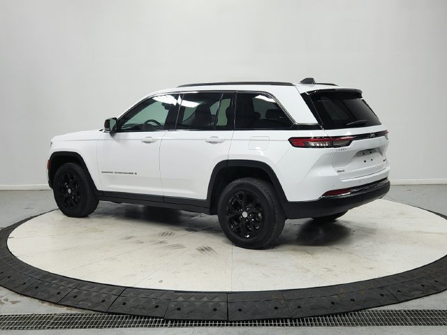 Used 2023 Jeep Grand Cherokee Limited AWD/4WD image 6
