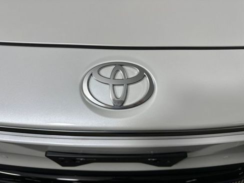 Used 2023 Toyota bZ4X XLE w/ Weather Package image 9