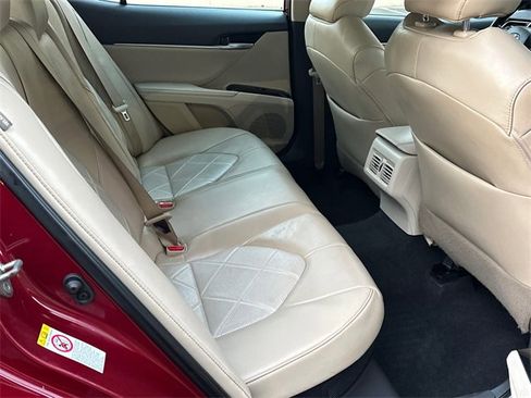 Certified 2019 Toyota Camry XLE image 10
