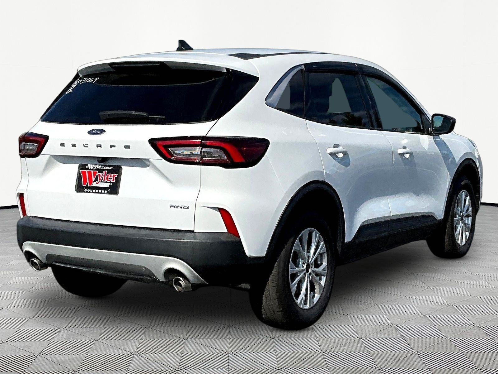 Used 2024 Ford Escape Active AWD/4WD image 6