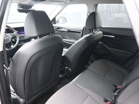 Used 2025 Kia Seltos S image 34