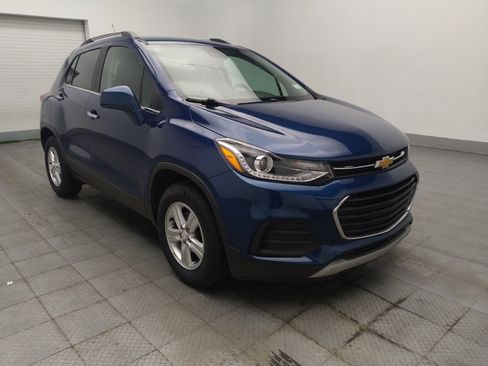 Used 2020 Chevrolet Trax LT w/ LT Convenience Package FWD image 13