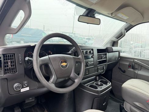 Used 2020 Chevrolet Express 3500 RWD image 20