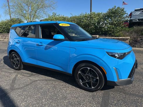 Used 2025 Kia Soul EX FWD image 16
