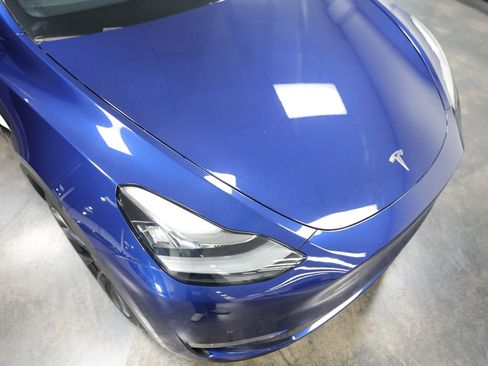 Used 2022 Tesla Model Y Long Range image 13