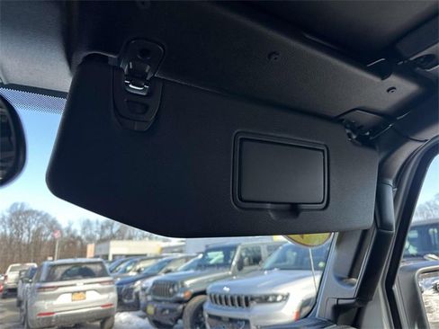 Certified 2021 Jeep Wrangler Unlimited Sahara image 33