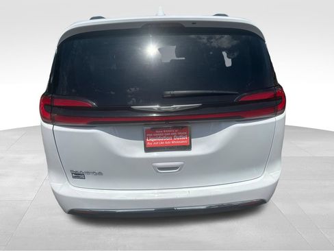 Used 2022 Chrysler Pacifica Touring-L FWD image 20