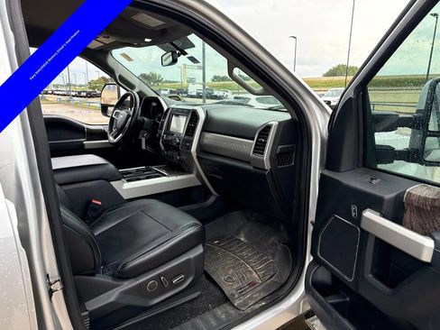 Used 2019 Ford F250 Lariat w/ Lariat Value Package AWD/4WD image 16