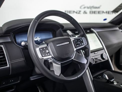 Used 2024 Land Rover Discovery Dynamic SE AWD/4WD image 25