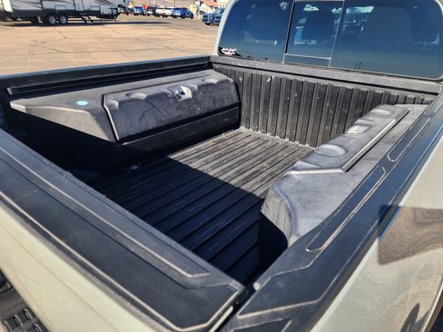 Used 2023 Toyota Tacoma TRD Off-Road image 6